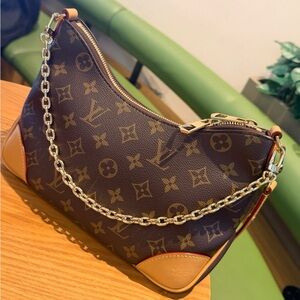 Women's Louis Vuitton Monogram Brown & Beige Chain Shoulder Bag ✨